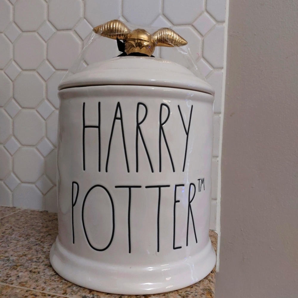 Harry Potter Rae Dunn Golden Snitch cookie jar (brand new) NWT